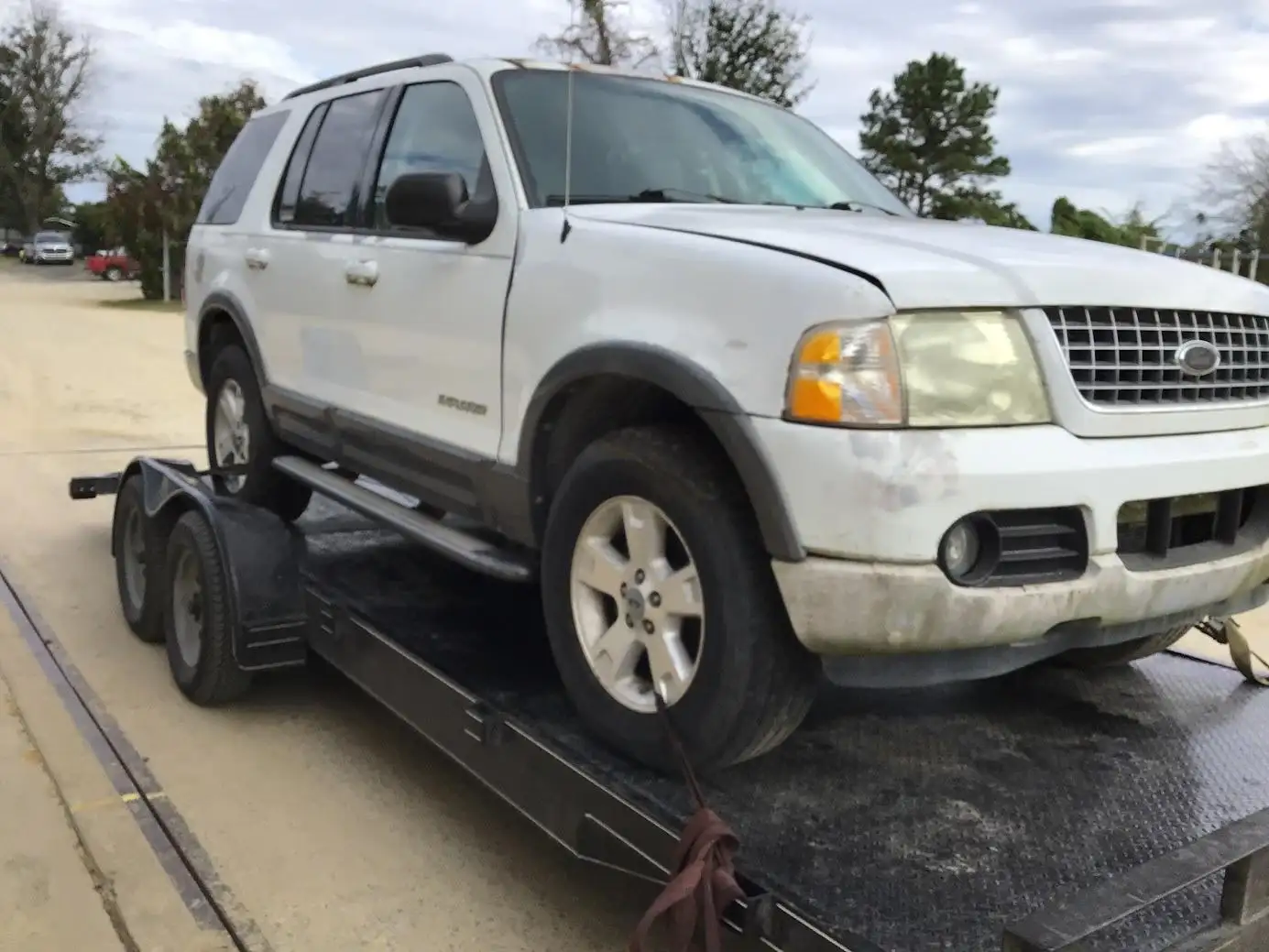Photo of 2004 Ford Explorer