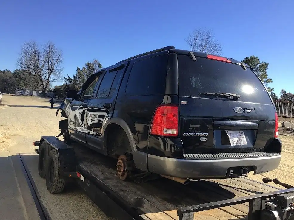 Photo of 2004 Ford Explorer