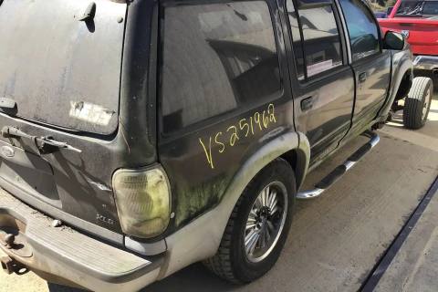Photo of 1999 Ford Explorer