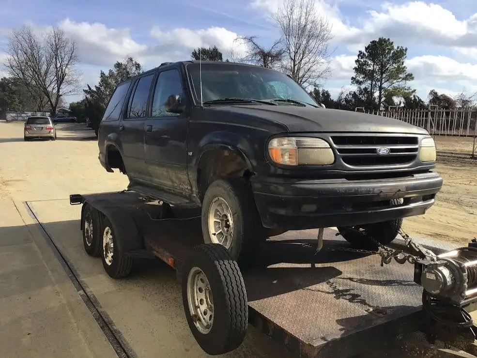 Photo of 1999 Ford Explorer