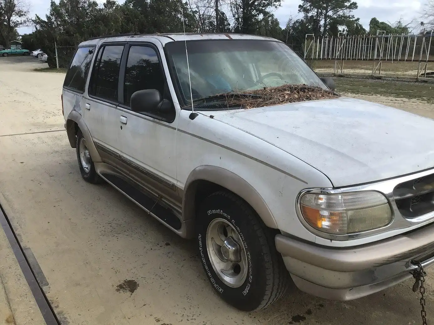 Photo of 1998 Ford Explorer
