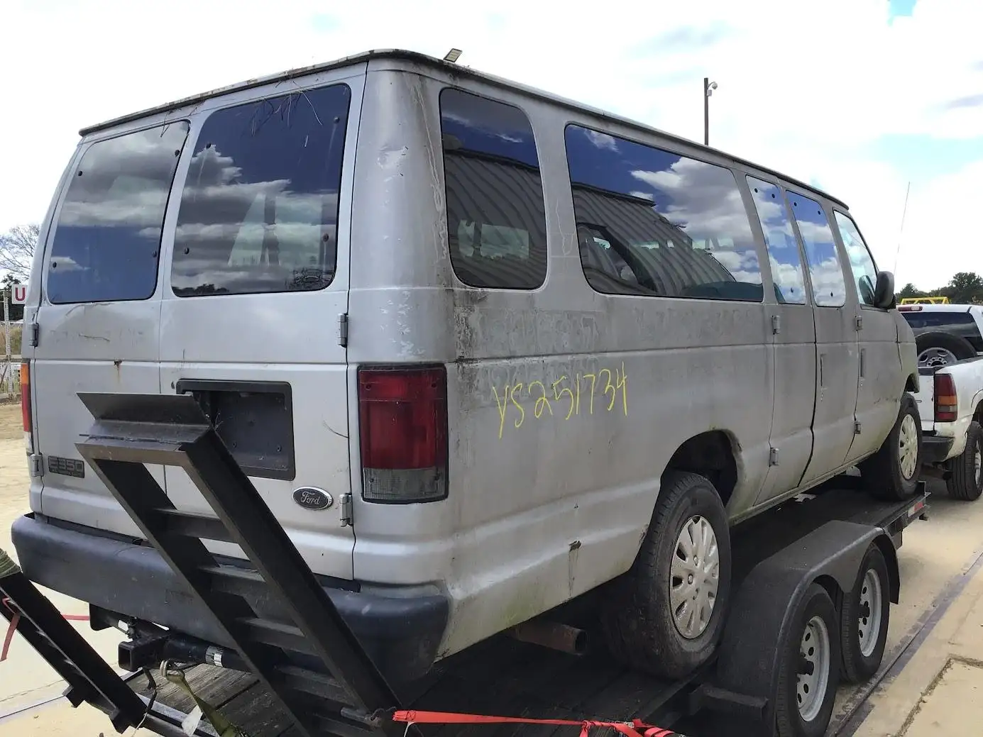 Photo of 2002 Ford Ford E350 Van