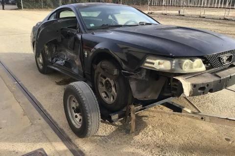 Photo of 2000 Ford Mustang