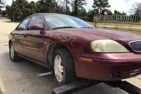 Photo of 2005 Ford Sable