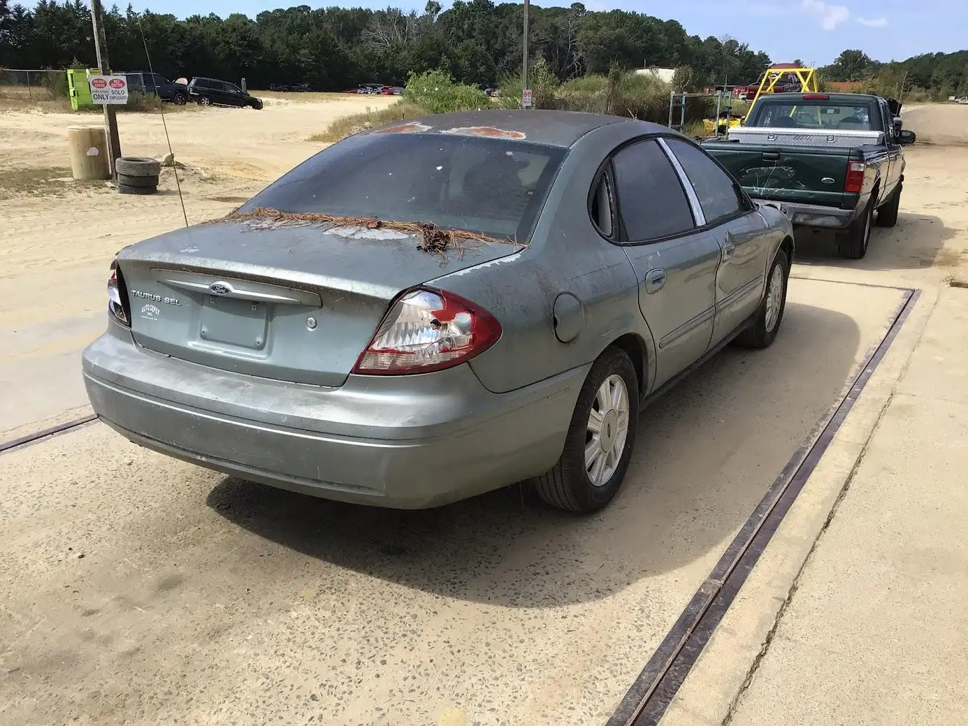 Photo of 2006 Ford Taurus