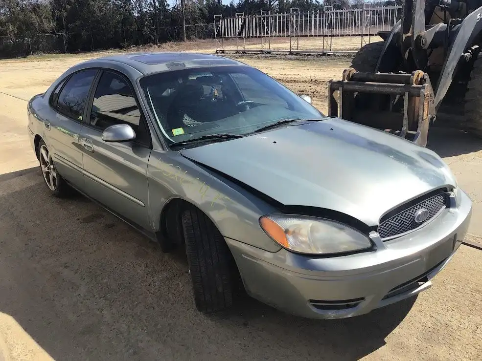 Photo of 2006 Ford Taurus
