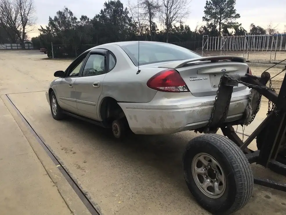 Photo of 2006 Ford Taurus
