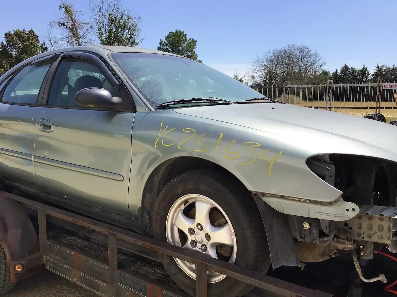 Photo of 2005 Ford Taurus