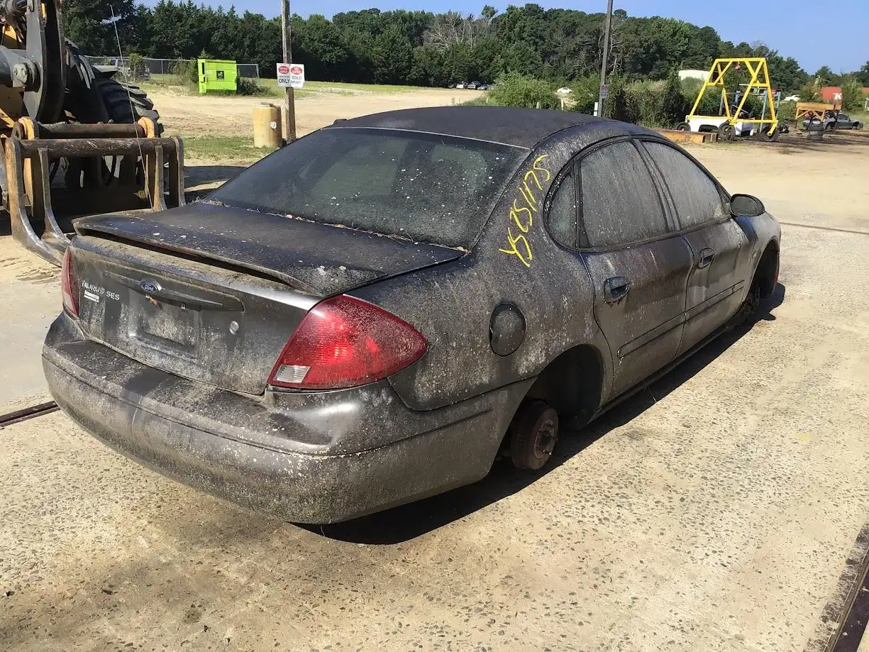 Photo of 2002 Ford Taurus