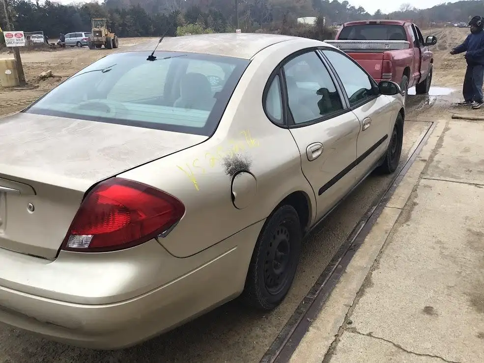 Photo of 2000 Ford Taurus