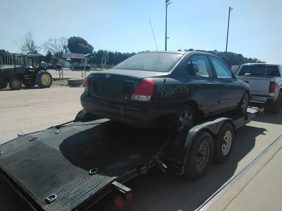 Photo of 2002 Hyundai Elantra