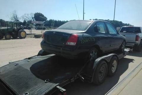 Photo of 2002 Hyundai Elantra