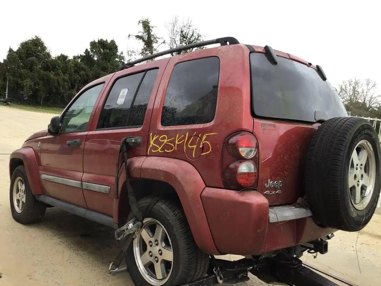 Photo of 2005 Jeep Liberty