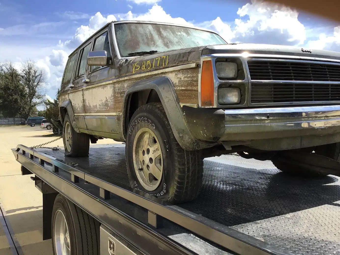 Photo of 1990 Jeep Wagoneer