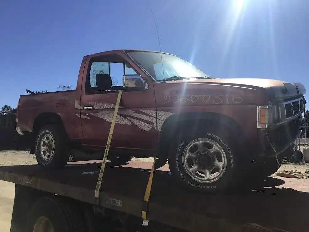 Photo of 1995 Nissan Nissan Pickup