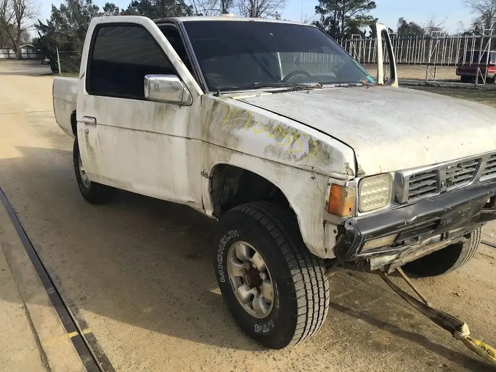 Photo of 1995 Nissan Nissan Pickup