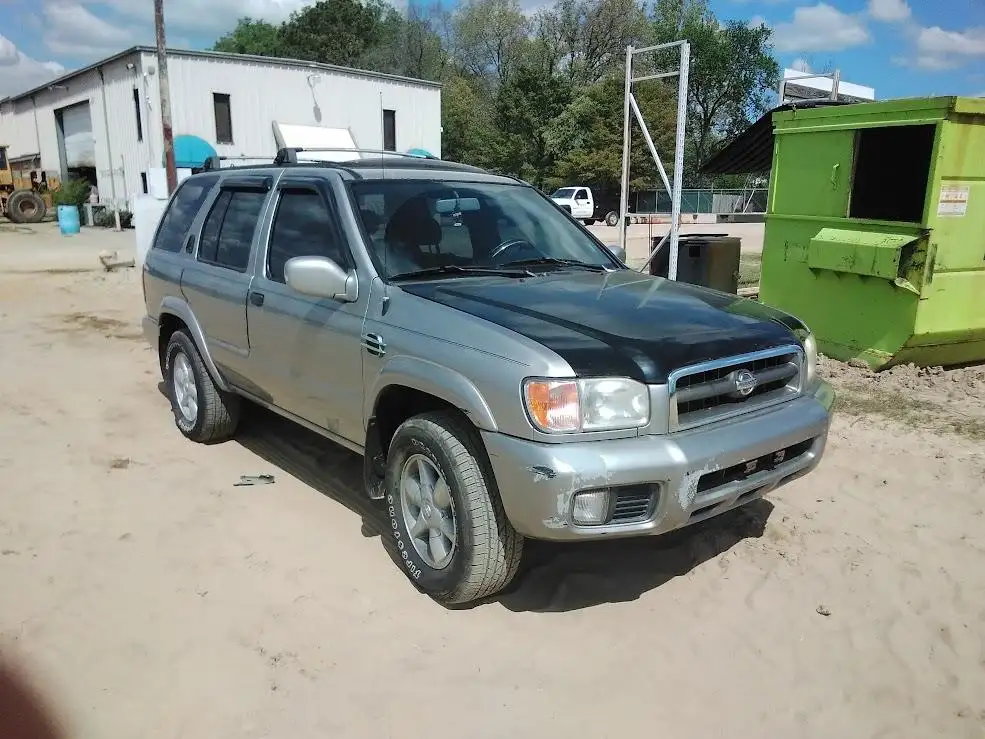 Photo of 2001 Nissan Pathfinder