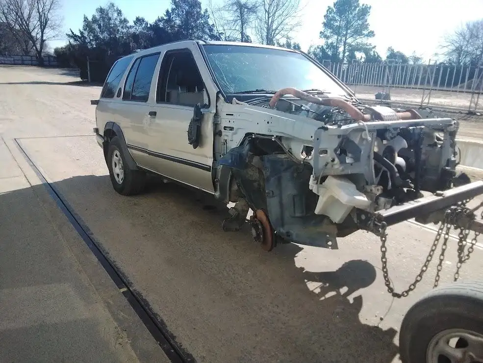 Photo of 1998 Nissan Pathfinder