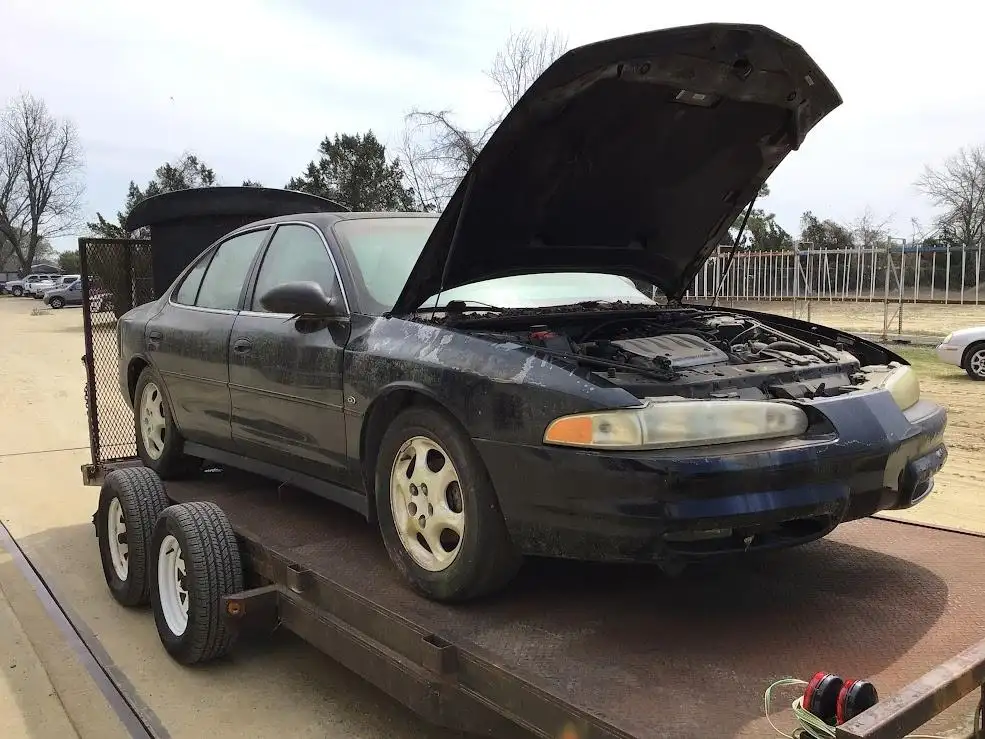 Photo of 1999 Oldsmobile Intrigue