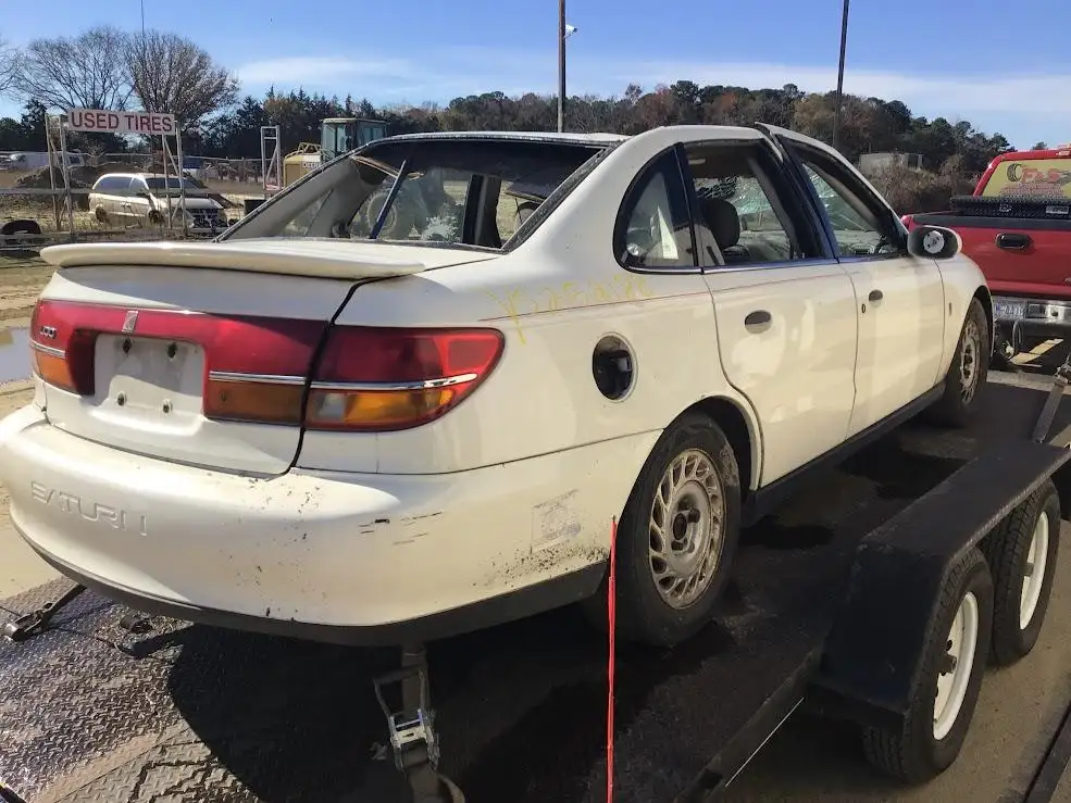 Photo of 2002 Saturn Saturn L Series