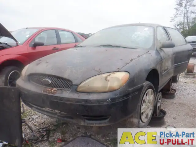 Photo of 2004 Ford Taurus