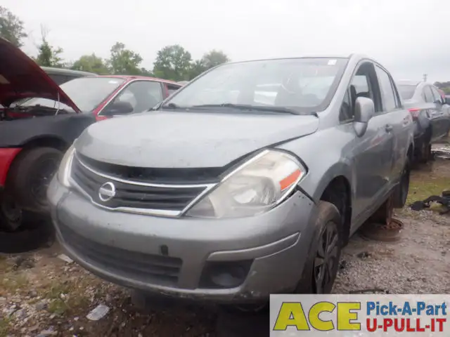 Photo of 2010 Nissan Versa