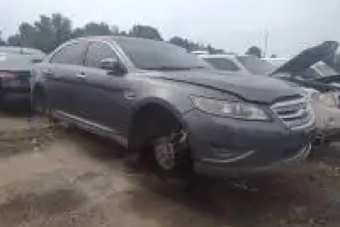 Photo of 2011 Ford Taurus
