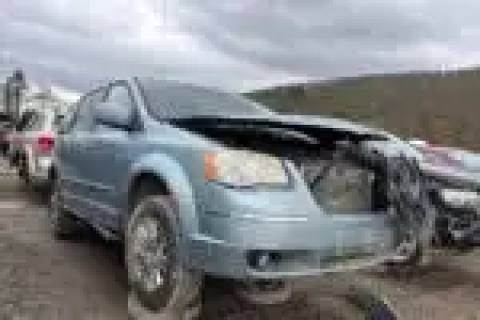 Photo of 2010 Chrysler Town & Country
