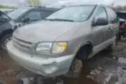 Photo of 1999 Toyota Sienna