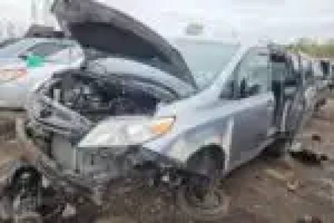 Photo of 2011 Toyota Sienna
